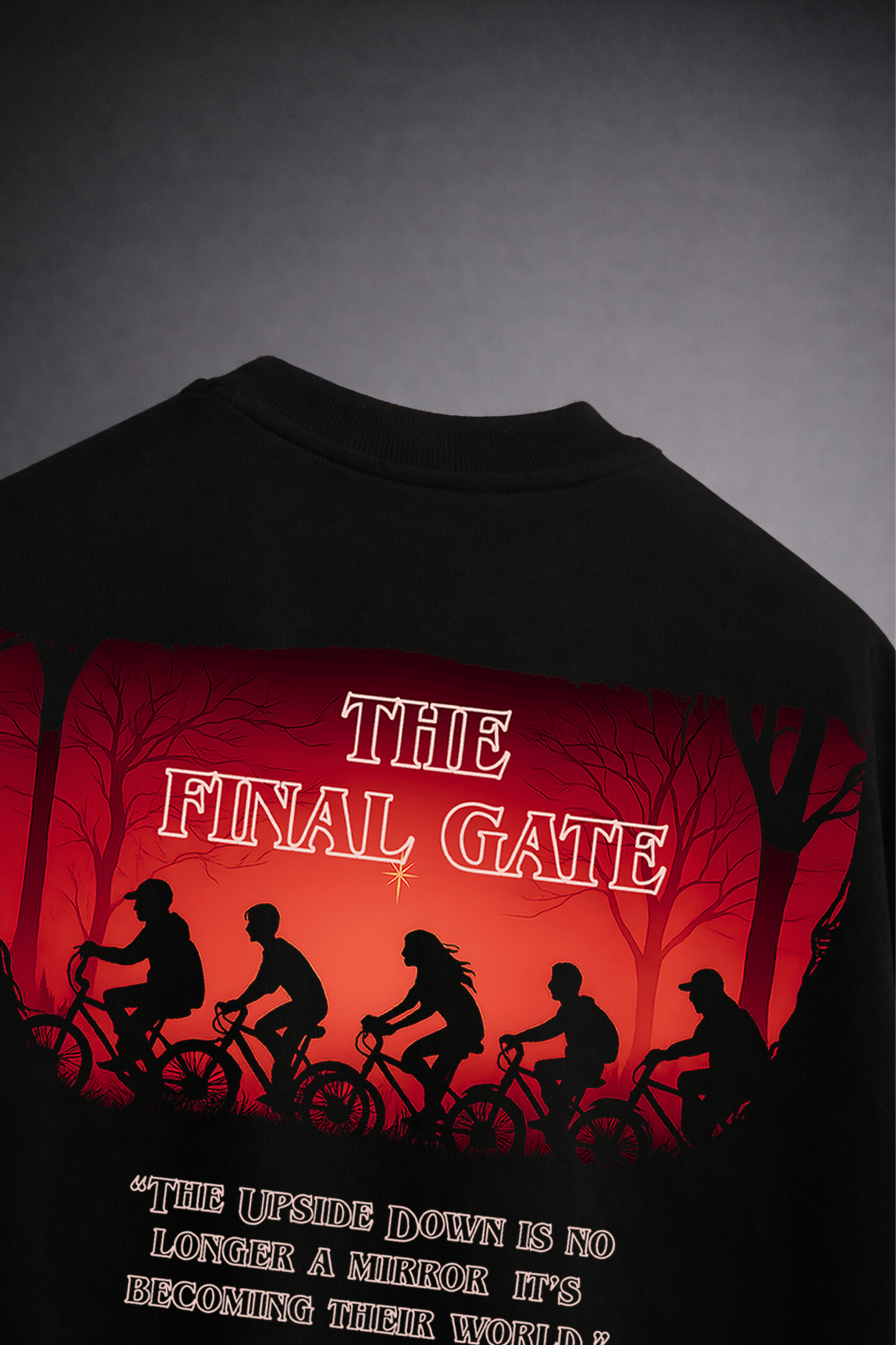 STRANGER THINGS : FINAL GATE UNISEX T-SHIRT